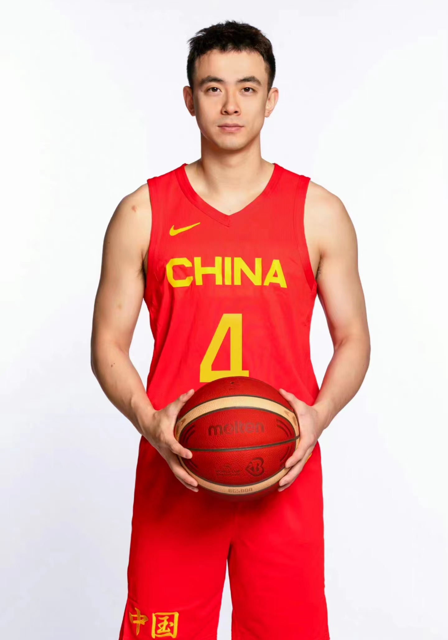 易建联赵睿胡明轩郭艾伦国家队,胡明轩和赵睿郭艾伦谁更强