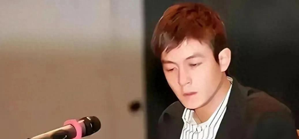 曝光！陈冠希私密照惊人尺度，网友热议