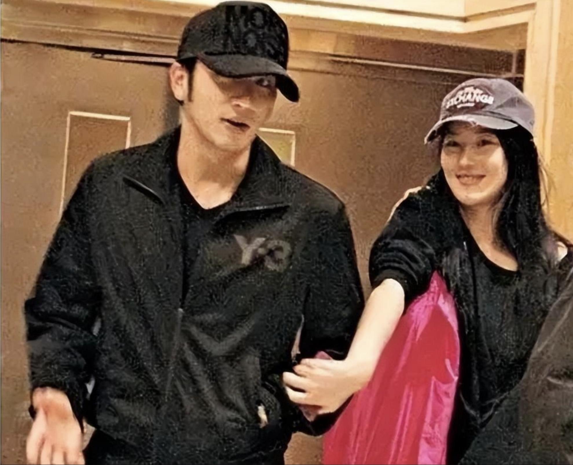 张馨予喜变军嫂两人这样秀恩爱,张馨予被爆昔日照片