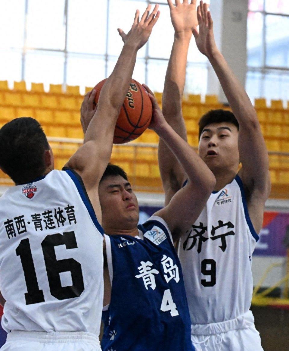 青岛险胜山东齐鲁德比六连胜,山东vs青岛大逆转