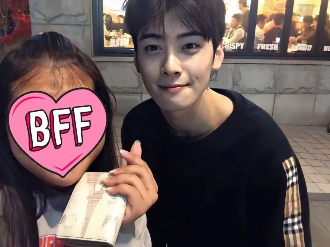 泰国泰娱走红毯很疯吗,泰国曼谷韩流演唱会