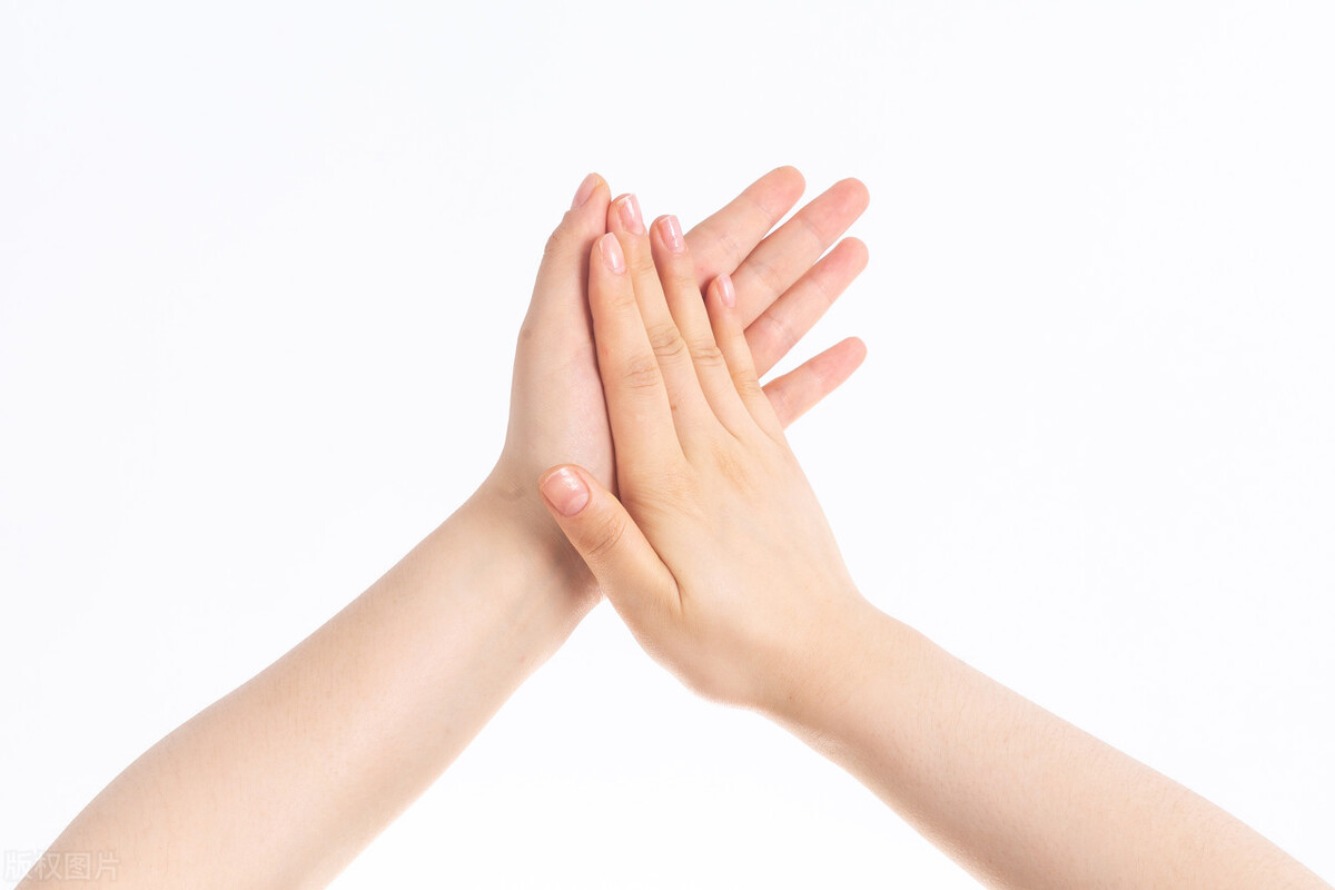 婴儿吃蜂蜜会损伤肝脏吗,婴儿喝蜂蜜水会出现什么症状