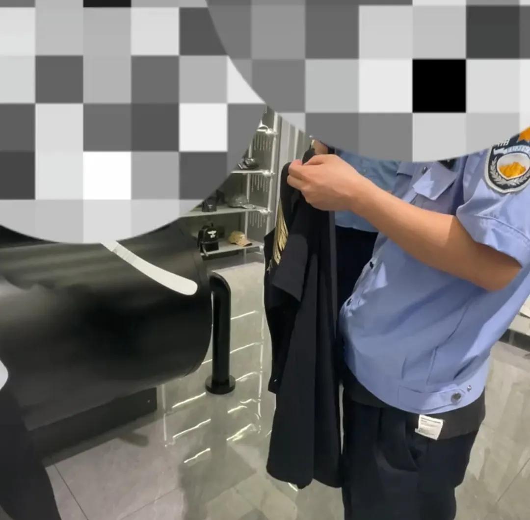 boy衣服掉地上赔50元,boy品牌衣服掉地上扎了个洞