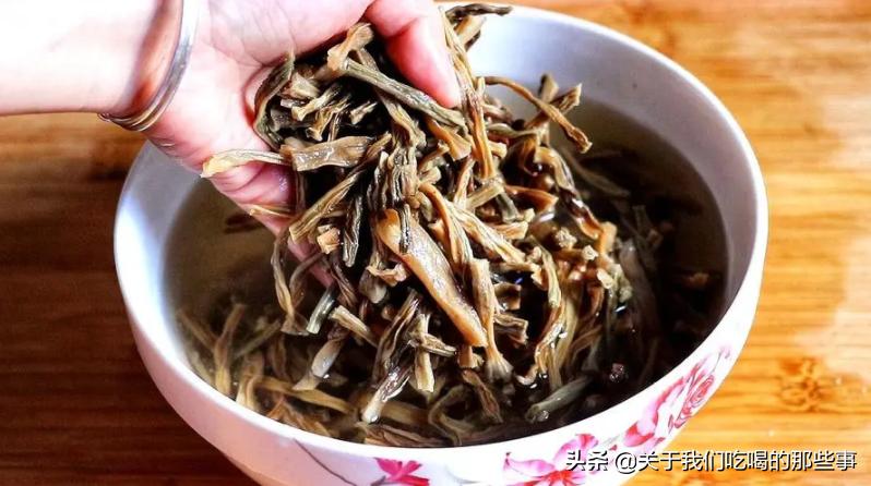 晒干豆角晒了一天就下雨怎么办,晒豆角干不黑最简单的方法