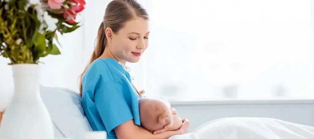 剖腹产的妈妈有母乳吗,剖腹产的妈妈是不是奶少