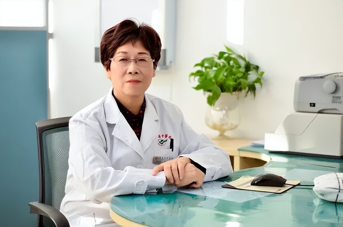 鏋楁瘏鍦ㄧ梾鎴垮墠鐥涘摥,鏋楁瘏鍛曞悙