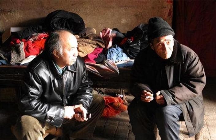 河南老汉靠造假发财,河南老汉造假一年赚1亿多