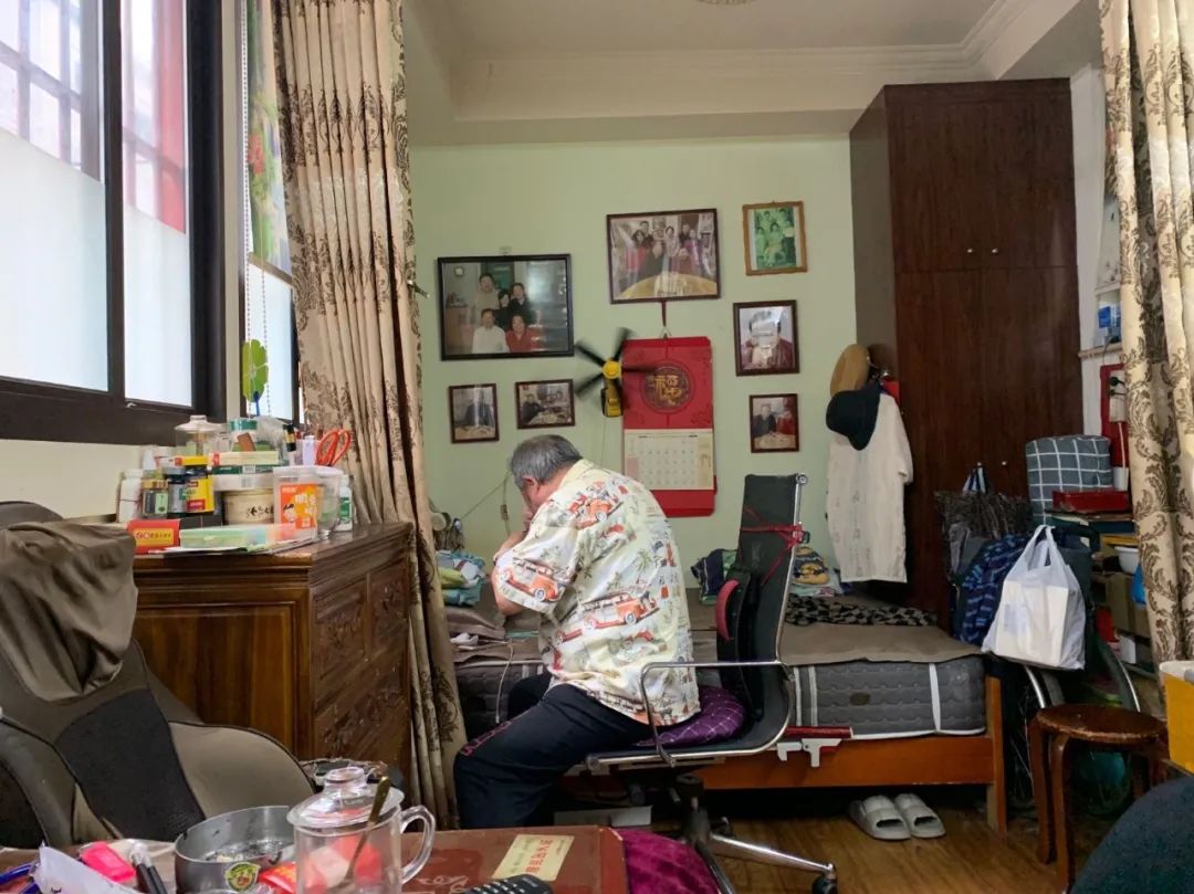 为老人洗澡：499一次，有人11年没洗，有的长疮，用洗澡恢复尊严