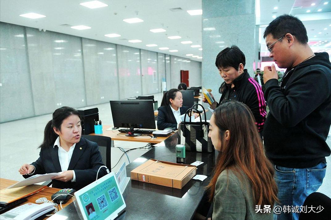 房产证面积比合同小怎么处理,新房房本上的公摊面积拆迁赔偿吗