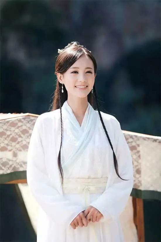 翁美玲和李一桐谁演的黄蓉最好,翁美玲朱茵李一桐版黄蓉