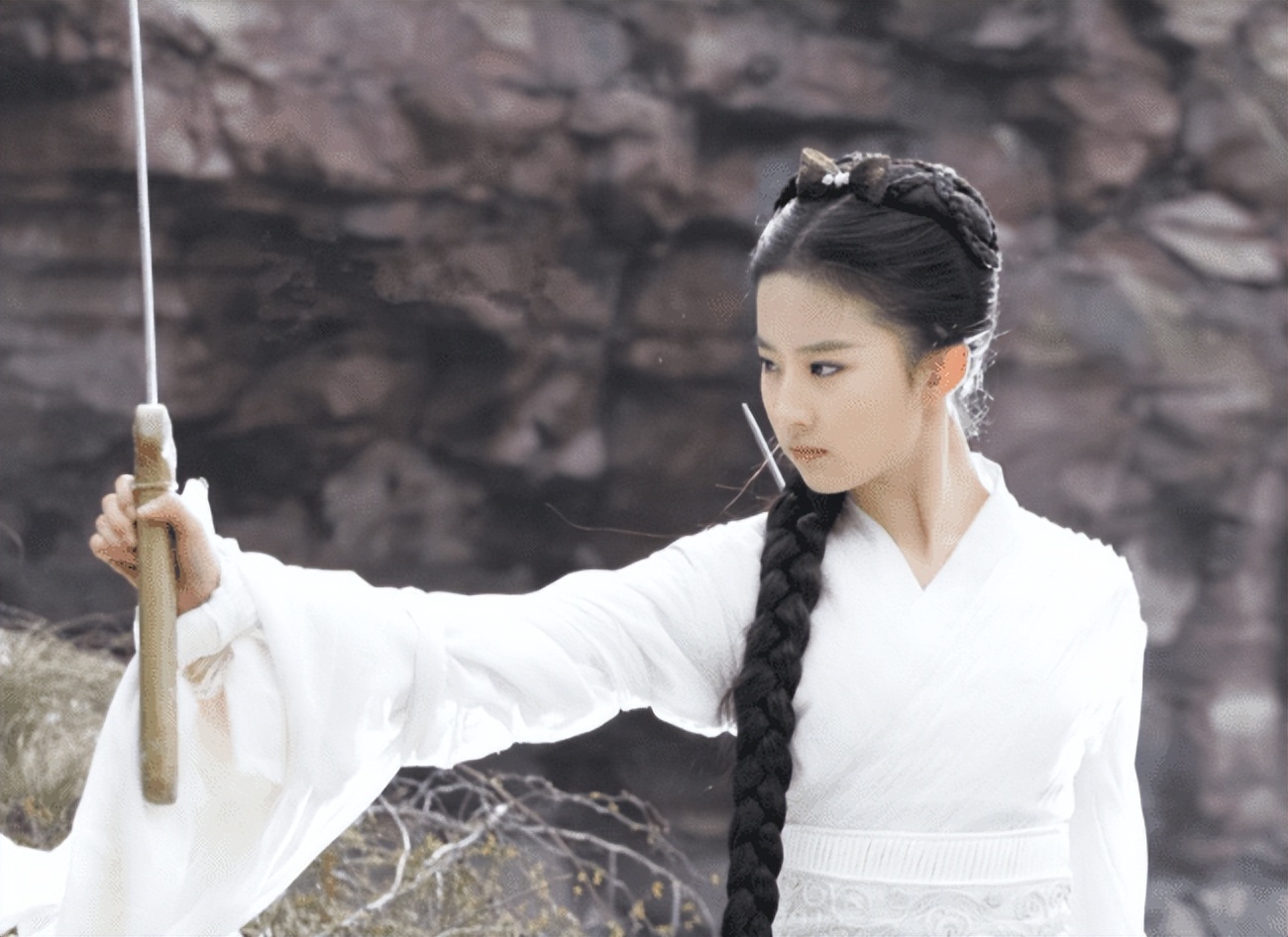 脖子丑的女星,被丑脖子拖累的女星