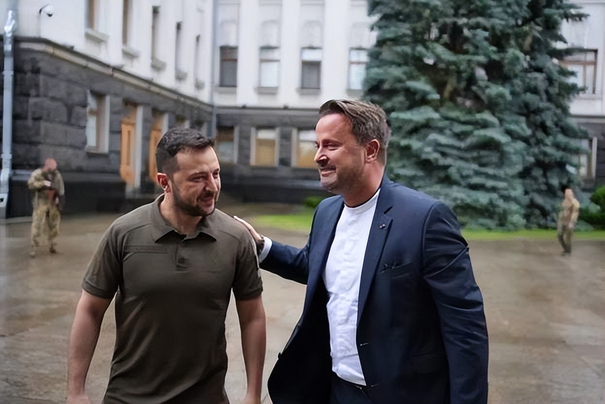 卢森堡首相贝泰尔欧盟峰会,卢森堡首相贝泰尔携夫人今天抵京