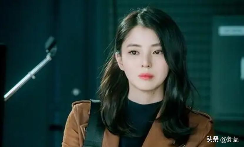 韩素希在ins上的画，真的是好担心她