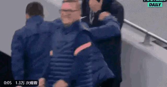 男足vs日本男足爆笑名场面,中国男足vs日本男足爆笑现场