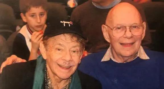 雷吉米勒斯派克李拥抱,雷吉米勒和库里视频通话