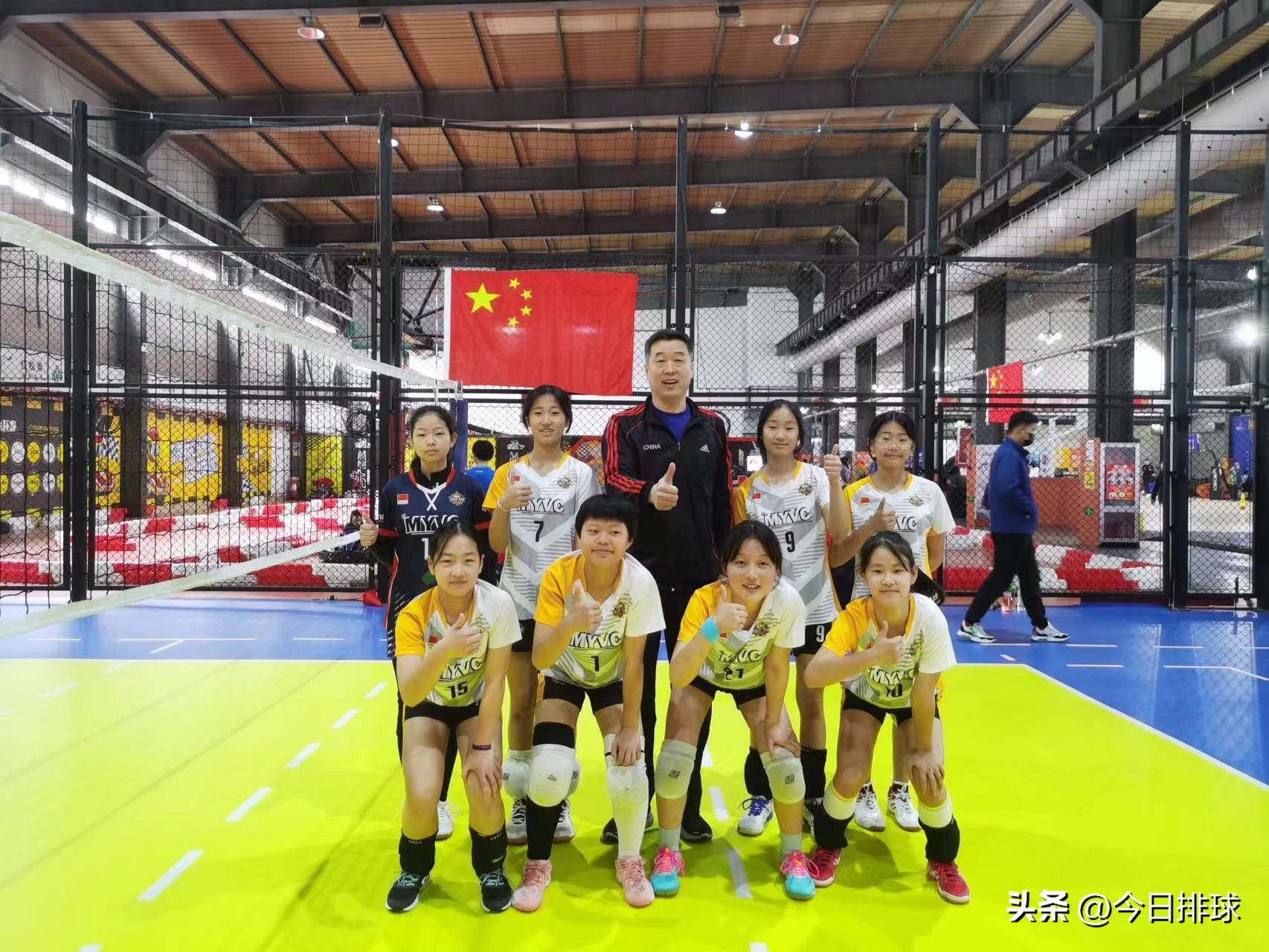 中国女排或迎奥运冠军教头,女排首次夺冠时的教练陪练是谁