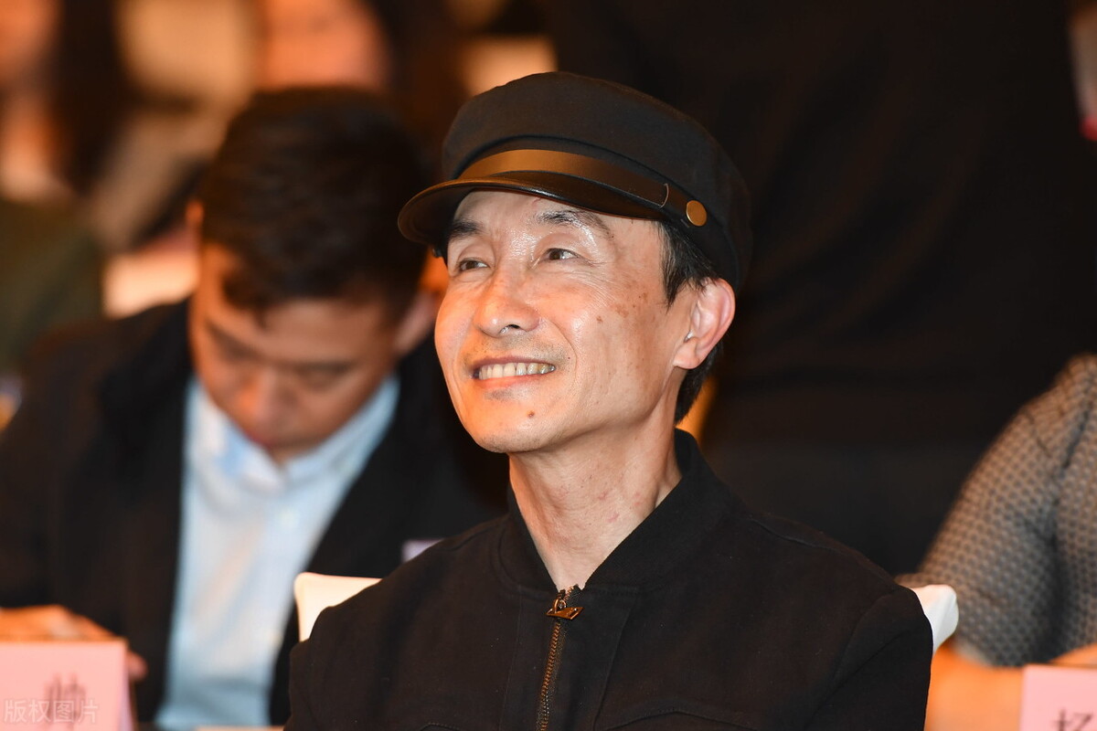 巩汉林怒怼明星,巩汉林怼男足