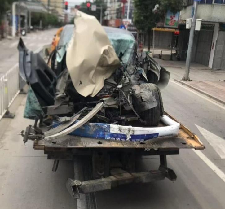 特斯拉model3刹车失灵事件,特斯拉刹车解决了吗