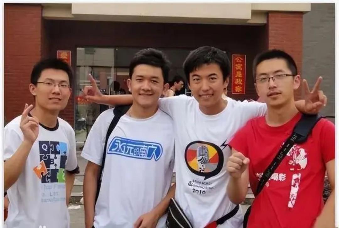 张颂文说吴镇宇是他偶像原版,张颂文为什么大家叫他老师