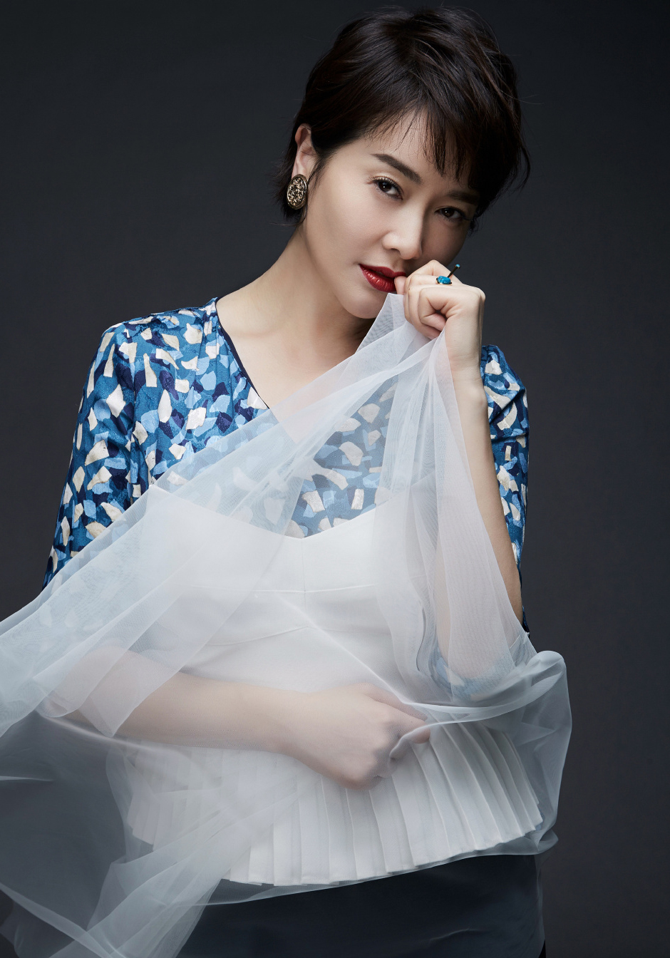 《天道》被禁10年，左小青的牺牲：浑身赤裸求爱，为过审篡改结局