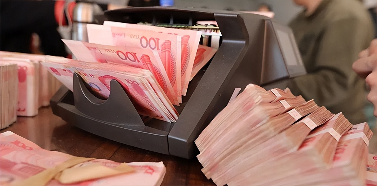 存零钱通200块钱一天能收益多少,微信零钱通放1000一天收益多少钱