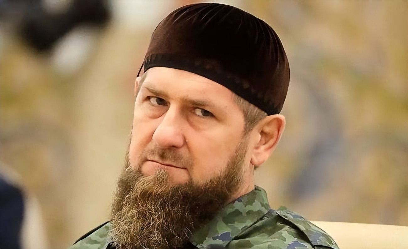 普京“登基”前的立威之战，刚了俄罗斯百年的它为何如今甘做打手