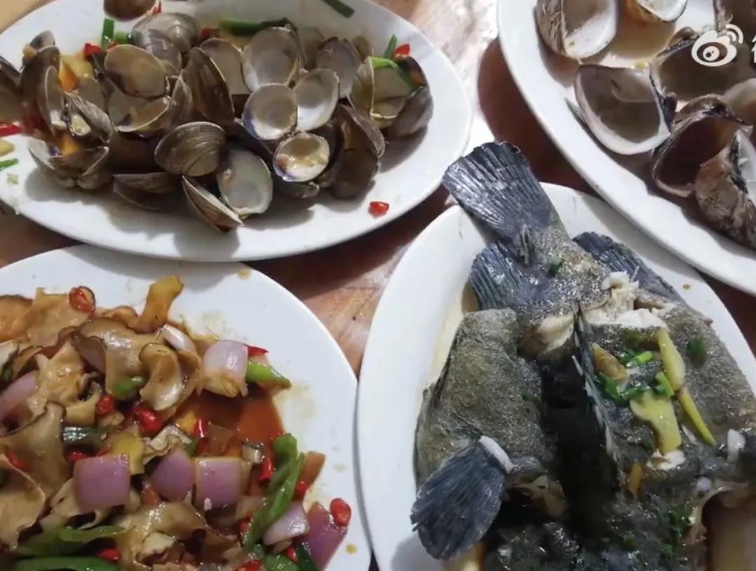 4个菜1500块天价宰客行为如何处罚,4个菜1500元店家回应