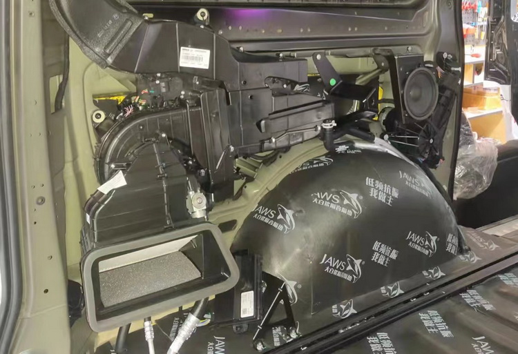 北京奔驰v260隔音改装效果,奔驰v260隔音改装郑州