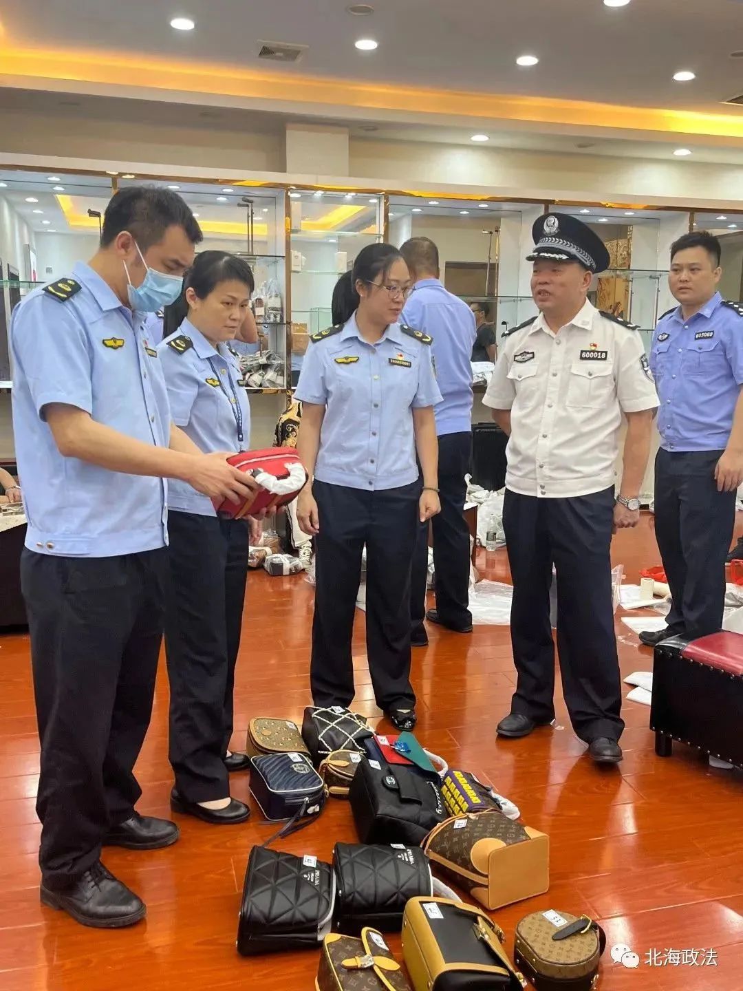 涉嫌销售假冒伪劣产品罪金额21万,公安部查获假冒奢侈品案件