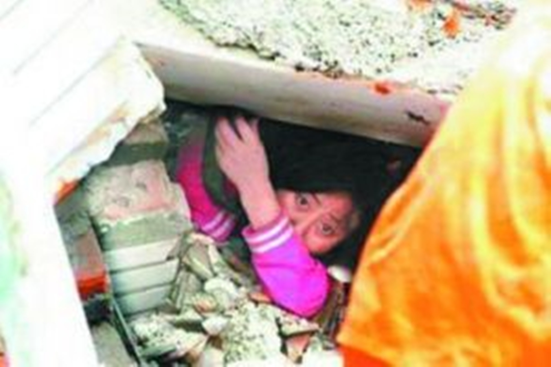 汶川地震女孩魏玲,2008汶川地震女孩魏玲