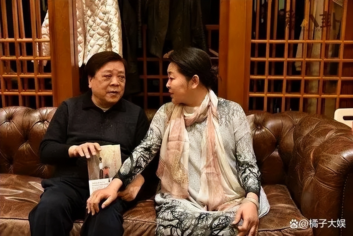 饶颖与赵忠祥的真实关系是怎样的,赵忠祥和饶颖的绯闻是真的吗