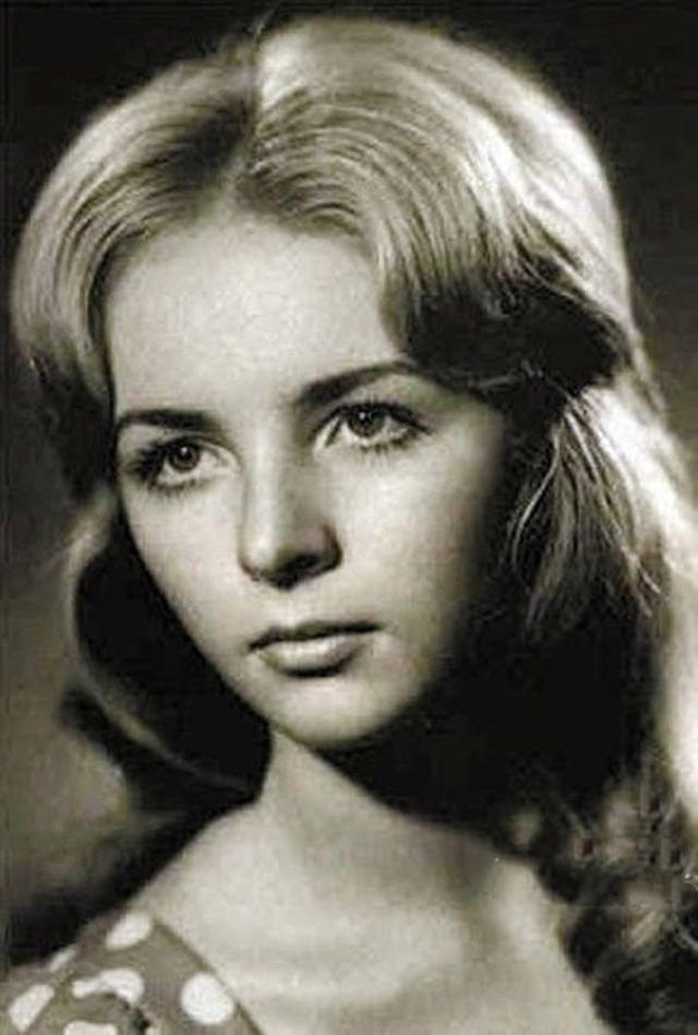 普京出任总统当晚视频,普京当选总统后流泪讲话视频