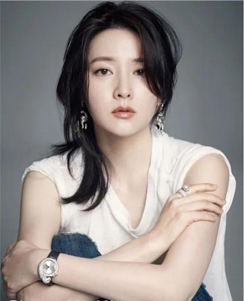 韩国演员李英爱的爱情,韩国演员李英爱的丈夫是干啥的