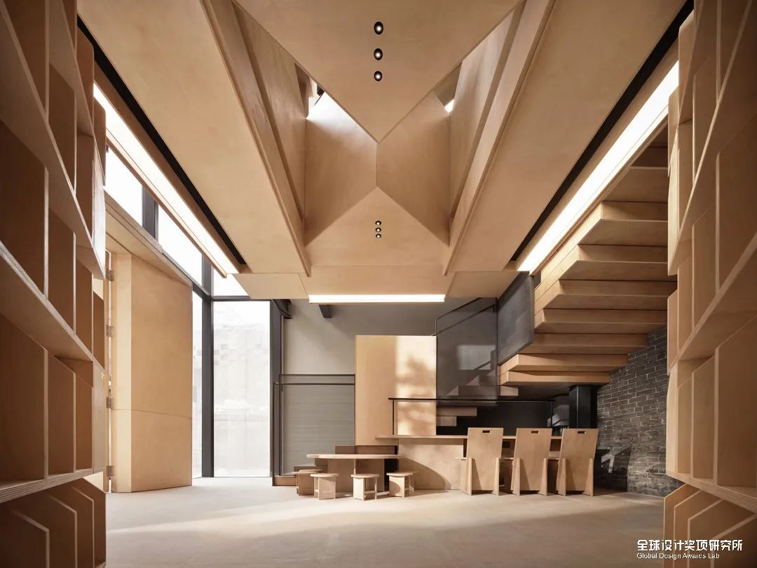 美国大奖456万美金,美国大奖得主20亿美金