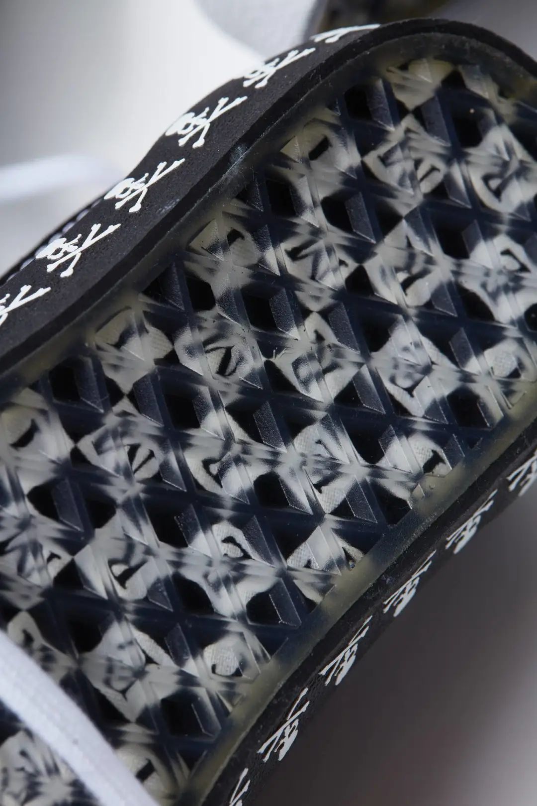 mastermindworldxvans,mastermindworld联名