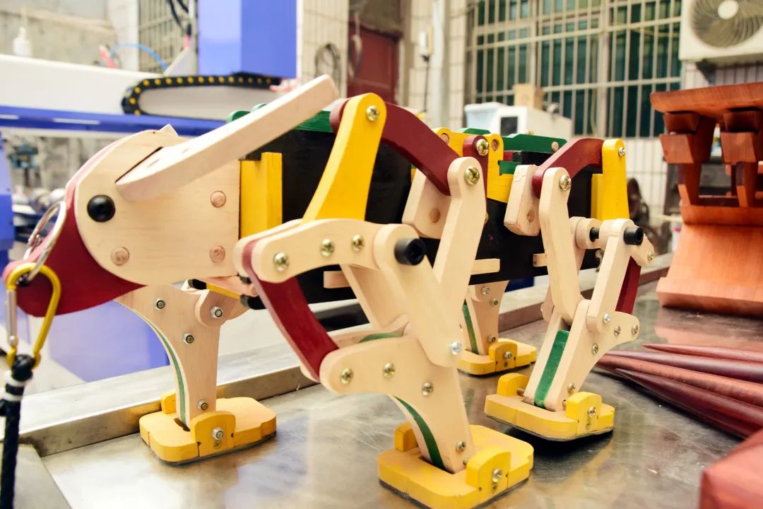 长葛一“能人”：做鲁班凳、木牛流马“一绝”！造的二胡“争着要”！