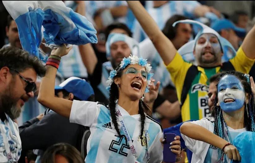 现在的阿根廷人评价梅西,唯有足球不辜负梅西阿根廷