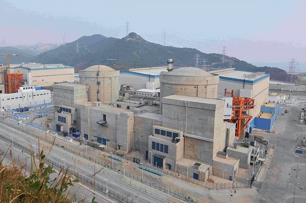 端碗吃饭放下碗就骂娘,端碗吃饭放下筷子骂娘是什么意思