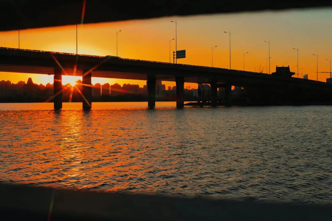 南昌的秋天文案,南昌的秋天闪闪发光