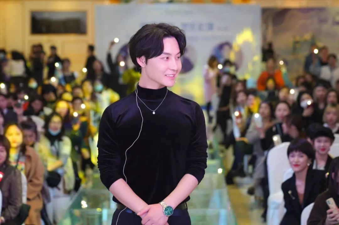 小红书10万粉美妆博主月收入,美妆博主如何三个月涨粉一万