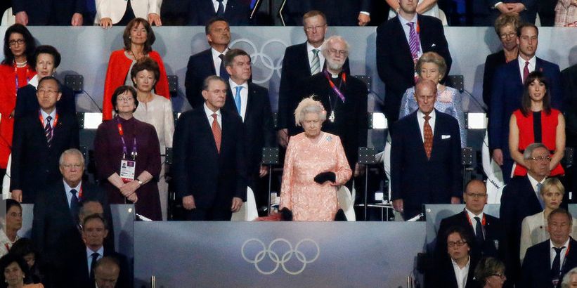 英国女王96欧洲杯,96岁英女王参观切尔西花展