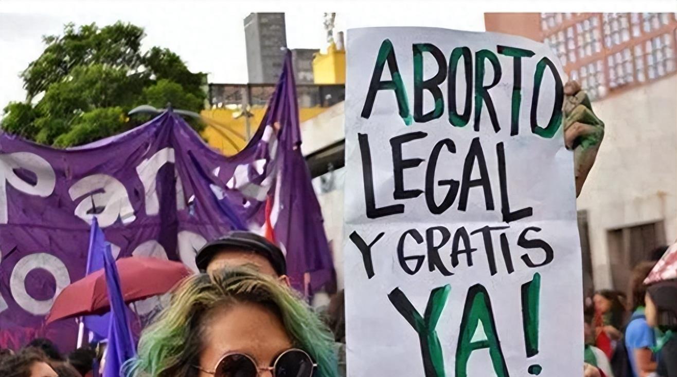 阿根廷11岁女孩遭性侵怀孕，堕胎过程百般艰难