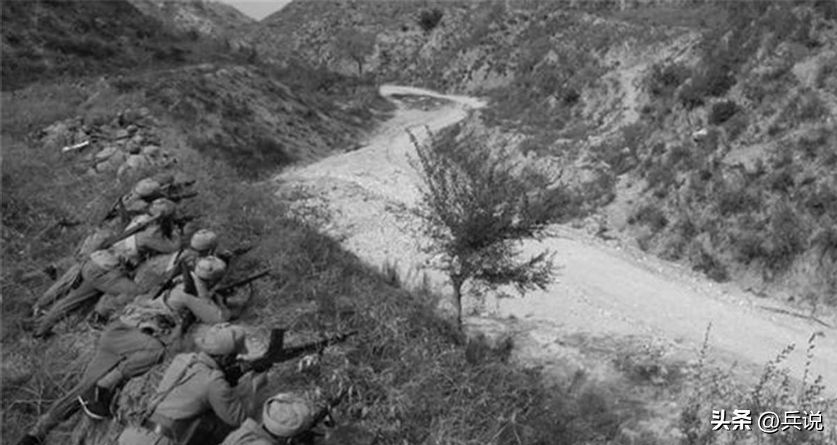 八路军大官被俘，对日军自称副团长，*伯承刘**密电：不惜代价救人