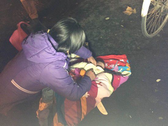 湖北夫妇遗弃残疾女婴后续,湖北弃婴博士亲生父母家庭状况