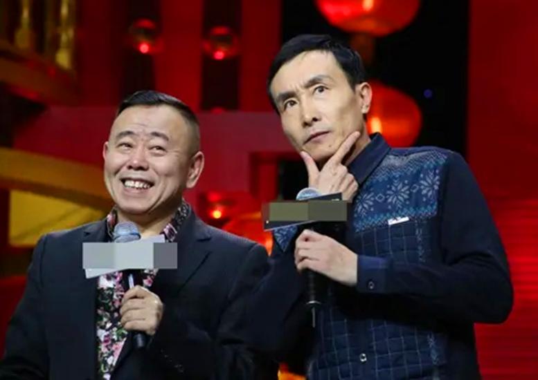 64岁巩汉林评足球遭男足冯潇霆粉丝网暴？儿子曾与潘长江女儿定亲