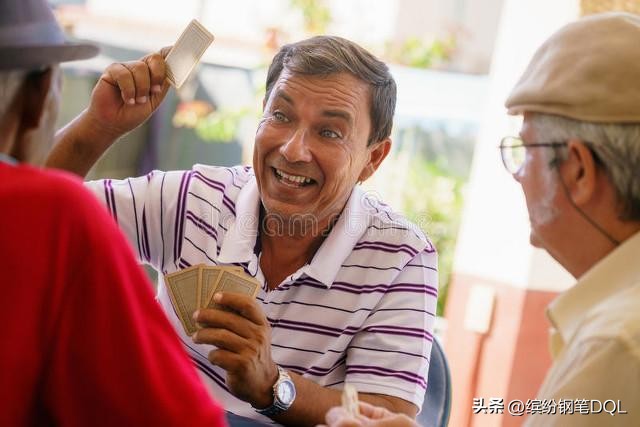 湖北老年卡与武汉老年卡有区别吗,武汉公交老年卡是多少岁才能办