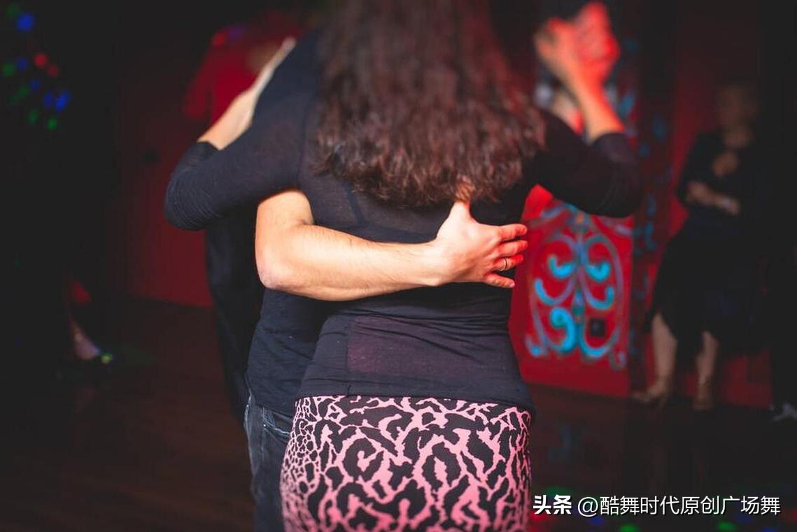 舞场善意提醒：对方一旦出现下列小动作，立马止损绝不客气