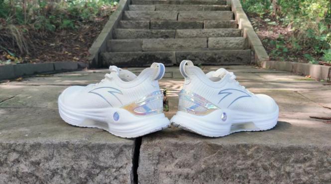 初跑者大体重跑鞋推荐 (各价位大体重跑者跑鞋推荐更新)