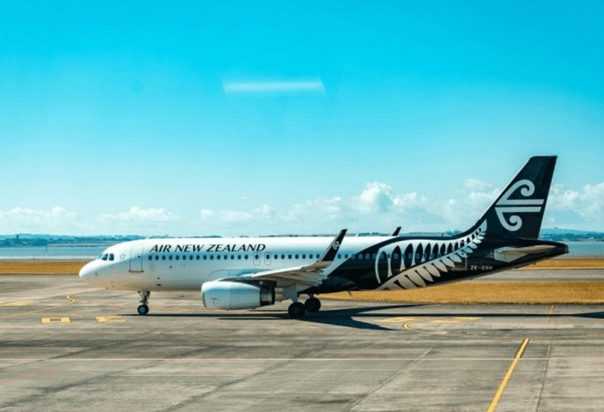 飞机每次下降必须把油放了吗,飞机放油都放哪去了会影响地面吗