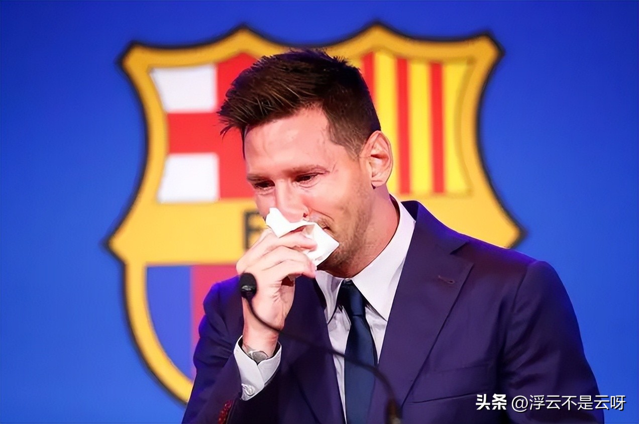 因个子矮被抛弃的足球巨星,出生贫寒17岁却成为足球界的传奇